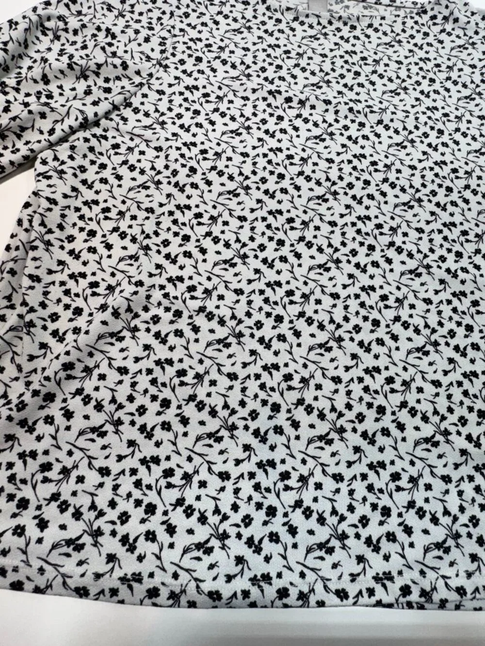 H&M White & Black Ditsy Floral Puff Sleeve Blouse Top – XL - Picture 3 of 12